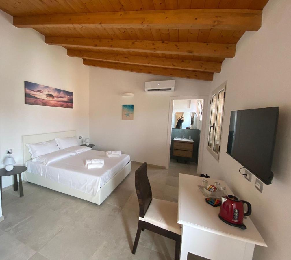 Punto Zero Rooms Сан-Теодоро Екстер'єр фото