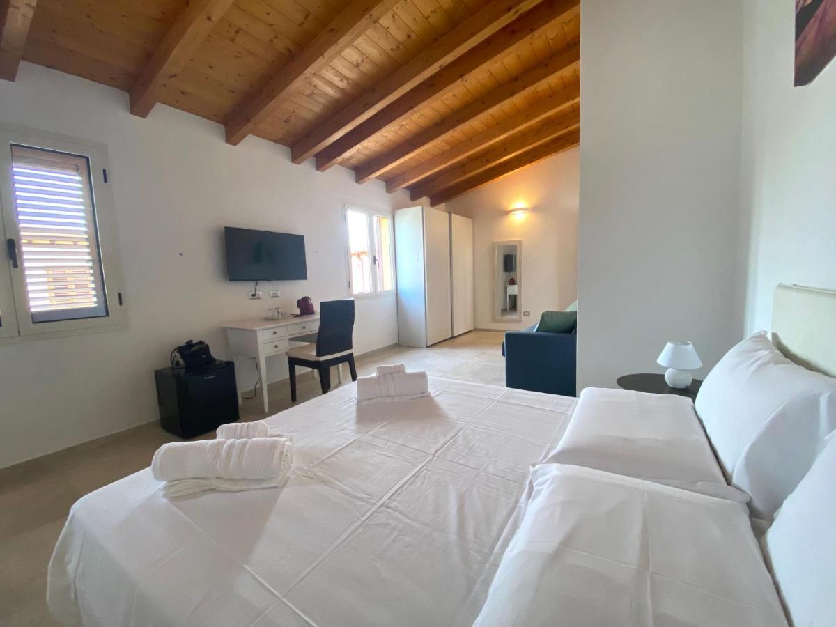 Punto Zero Rooms Сан-Теодоро Екстер'єр фото
